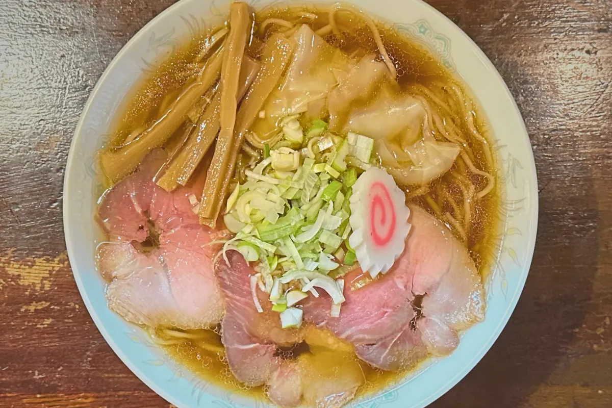 なかみちの店内・受け継ぐ三代